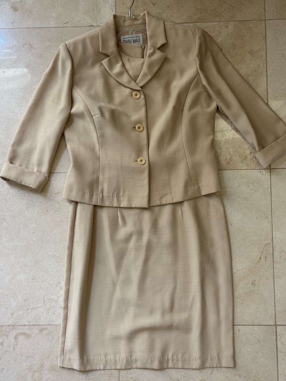 Vintage NWT Early 2000’s Tailored Dani Max Light Beige Blazer/Dress Set